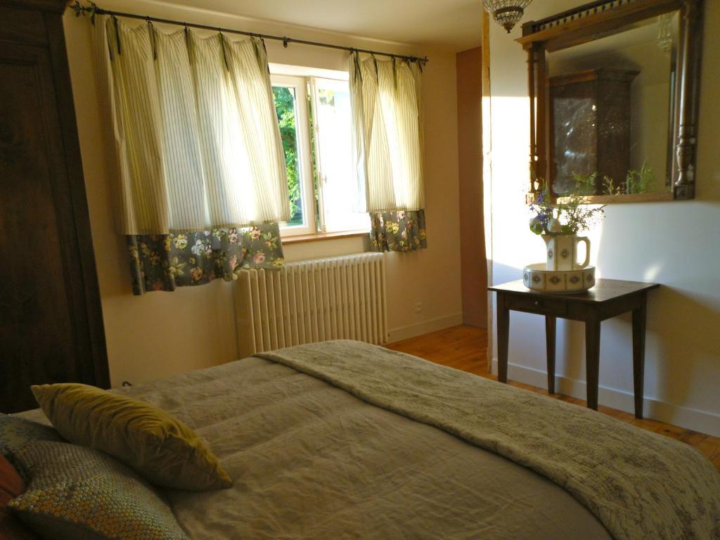 Auberge De La Tuilerie Surgy Kültér fotó